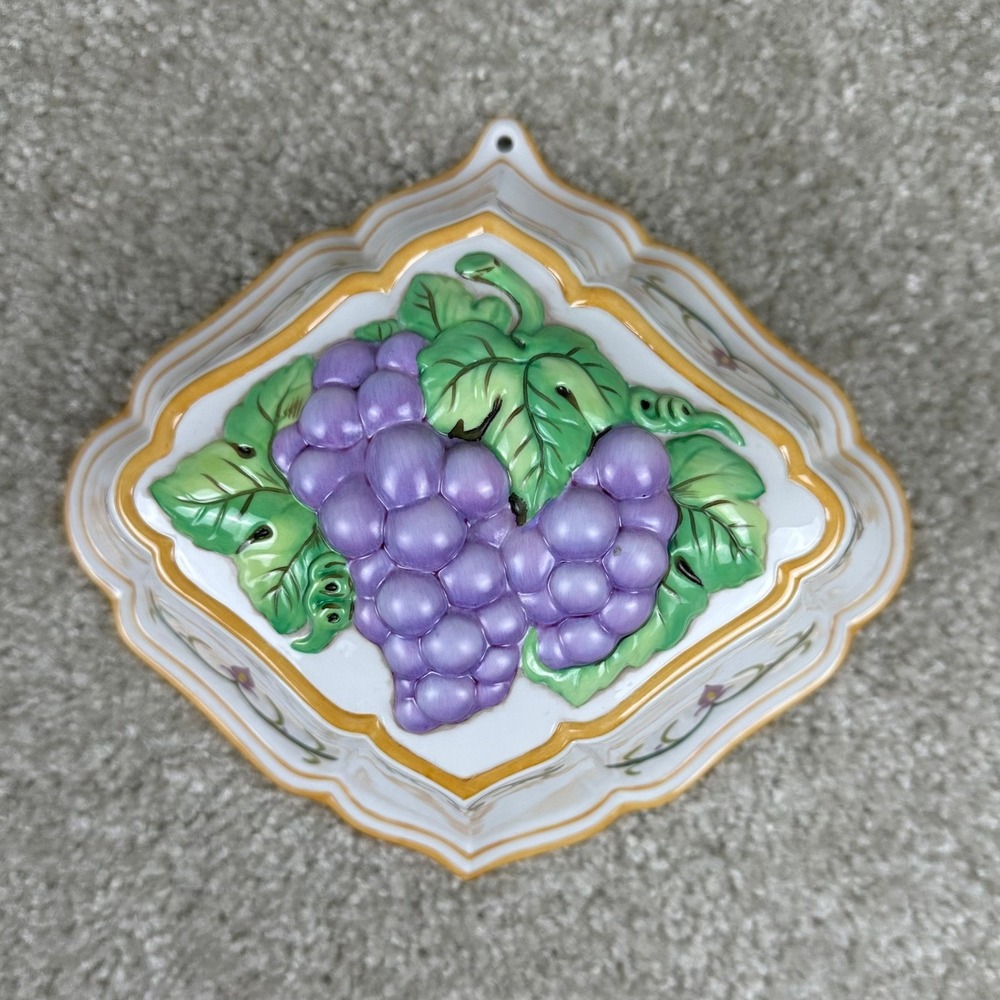 Le Cordon Bleu Franklin Mint Ceramic Grape Jelly Mold Wall Hanging Decor Vintage